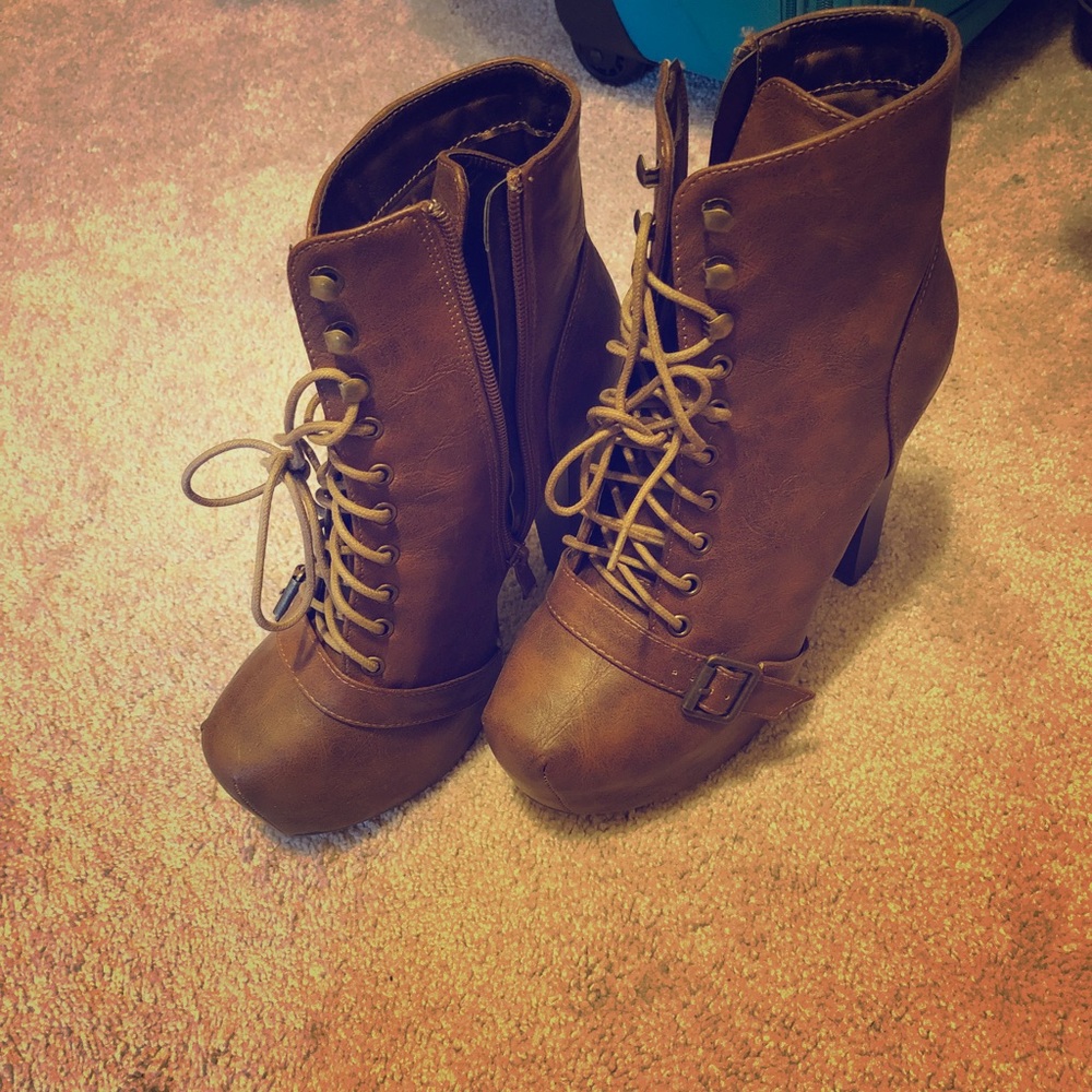 Platform ankle boots